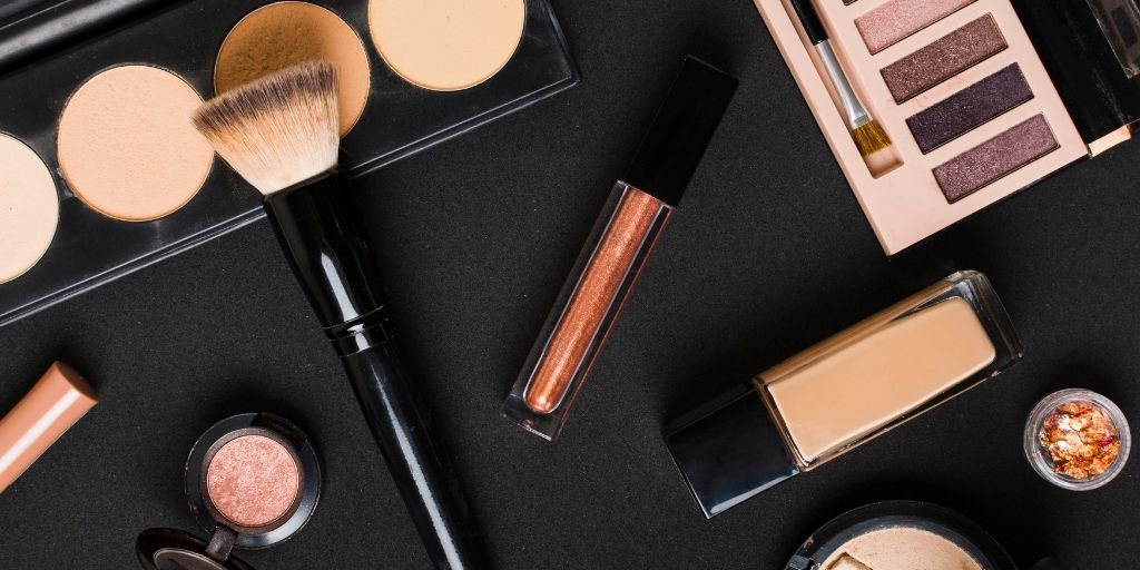 How To Sell Makeup Online Profitably & Grow Successfully 2021